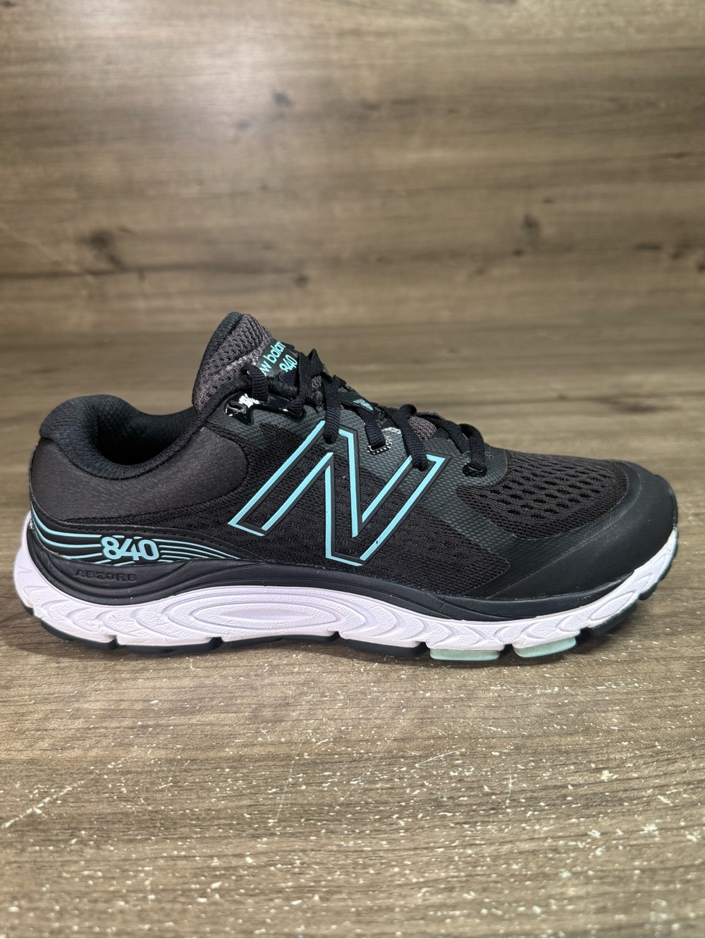 New Balance 840v5 Womens 9.5 B Black Running Athletic Sneakers Shoes W840BM5